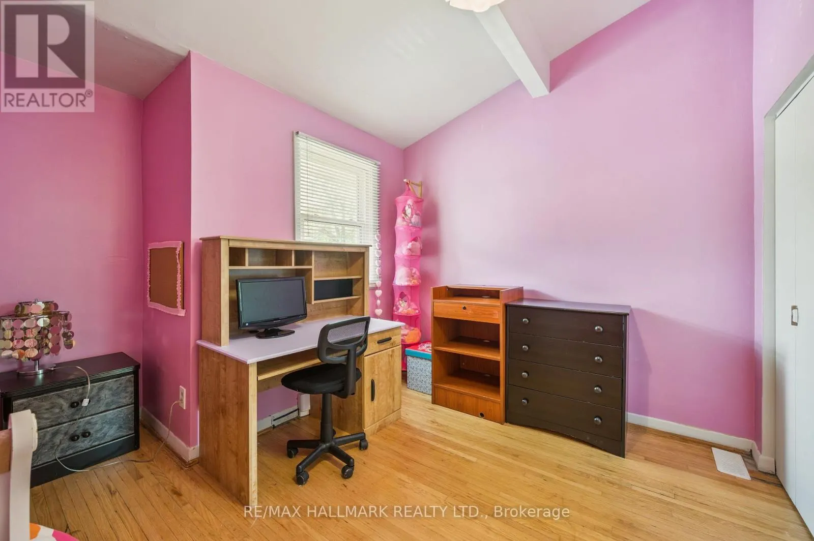 25 - 288 WESTCOURT PLACE