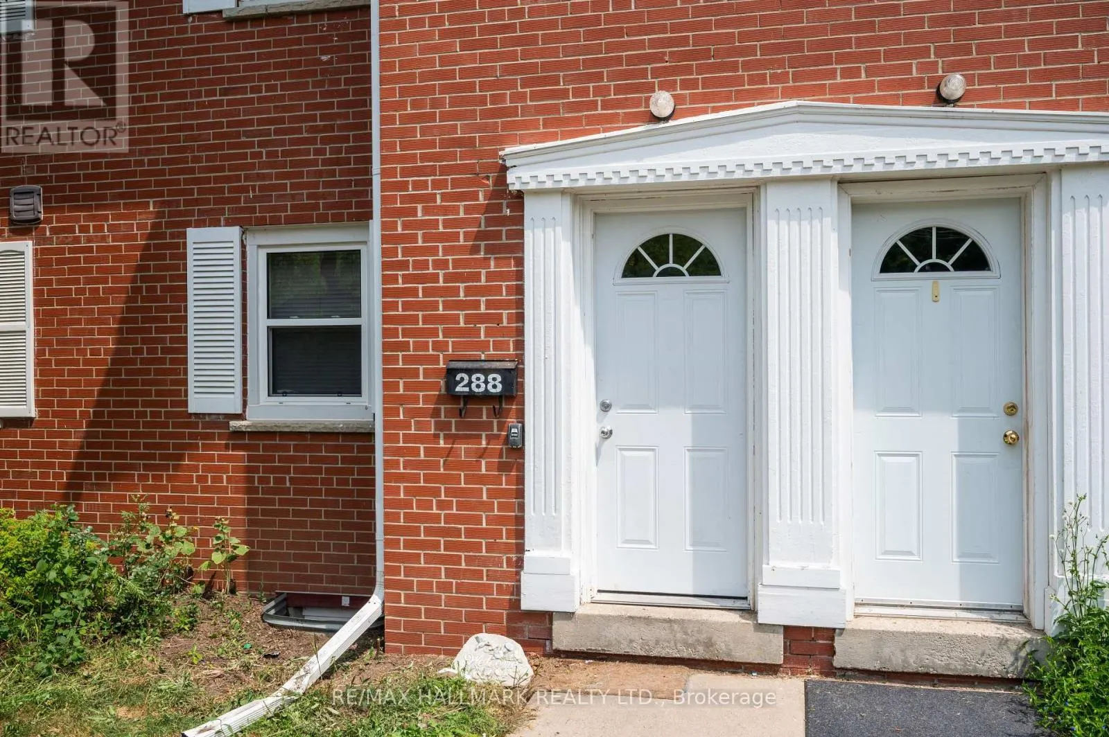 25 - 288 WESTCOURT PLACE