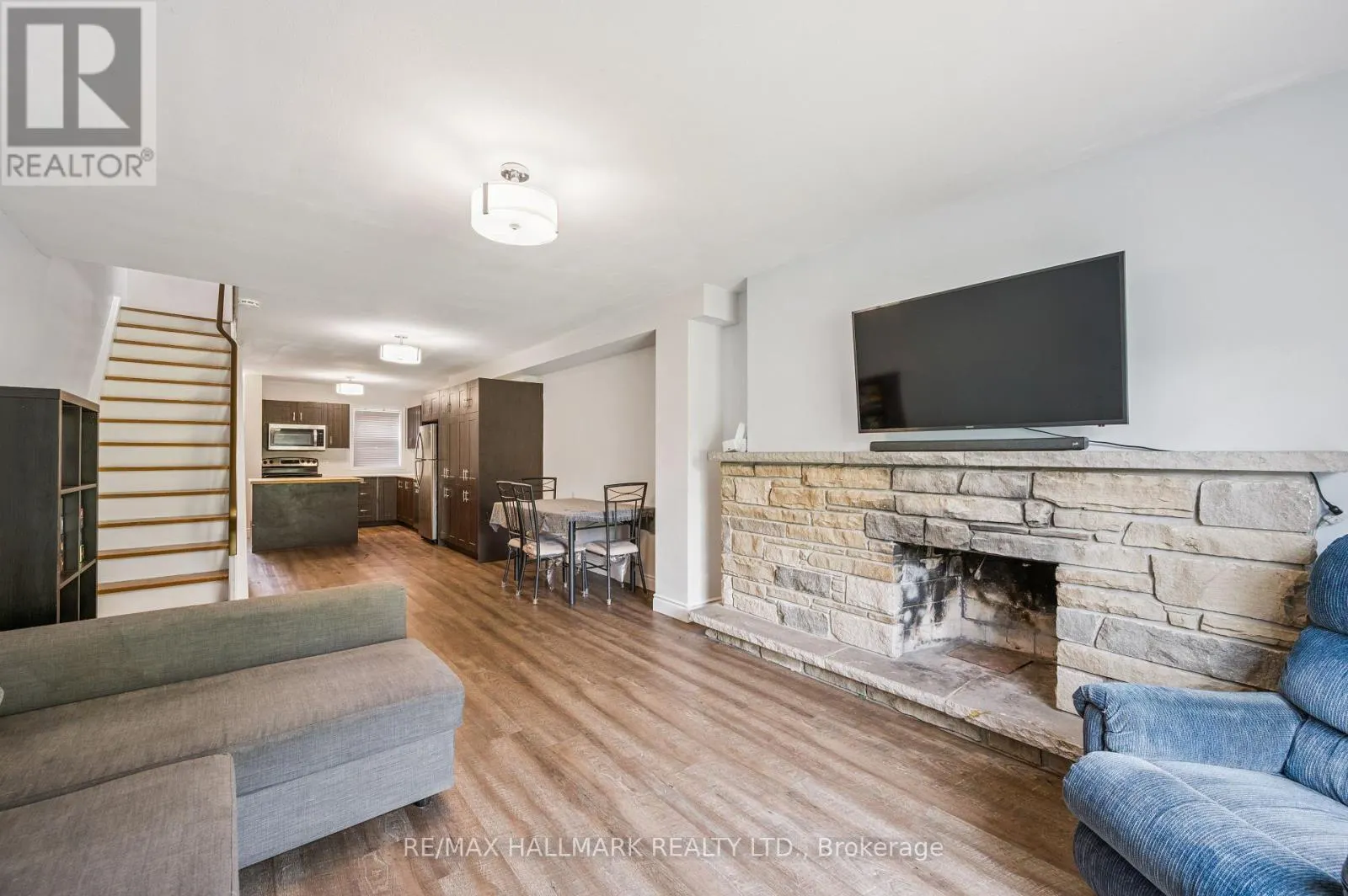 25 - 288 WESTCOURT PLACE