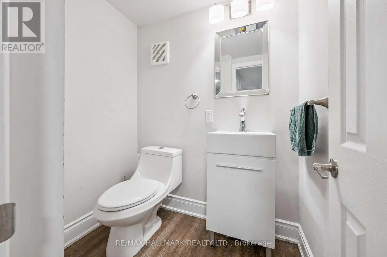 25 - 288 WESTCOURT PLACE