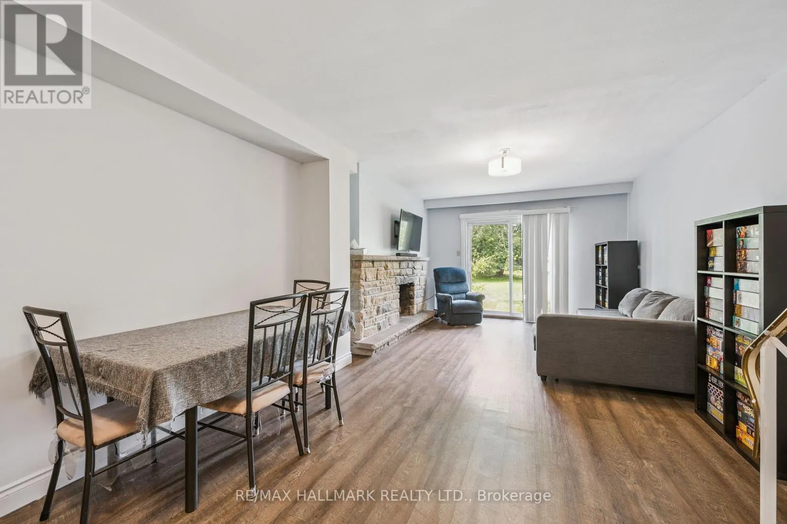 25 - 288 WESTCOURT PLACE