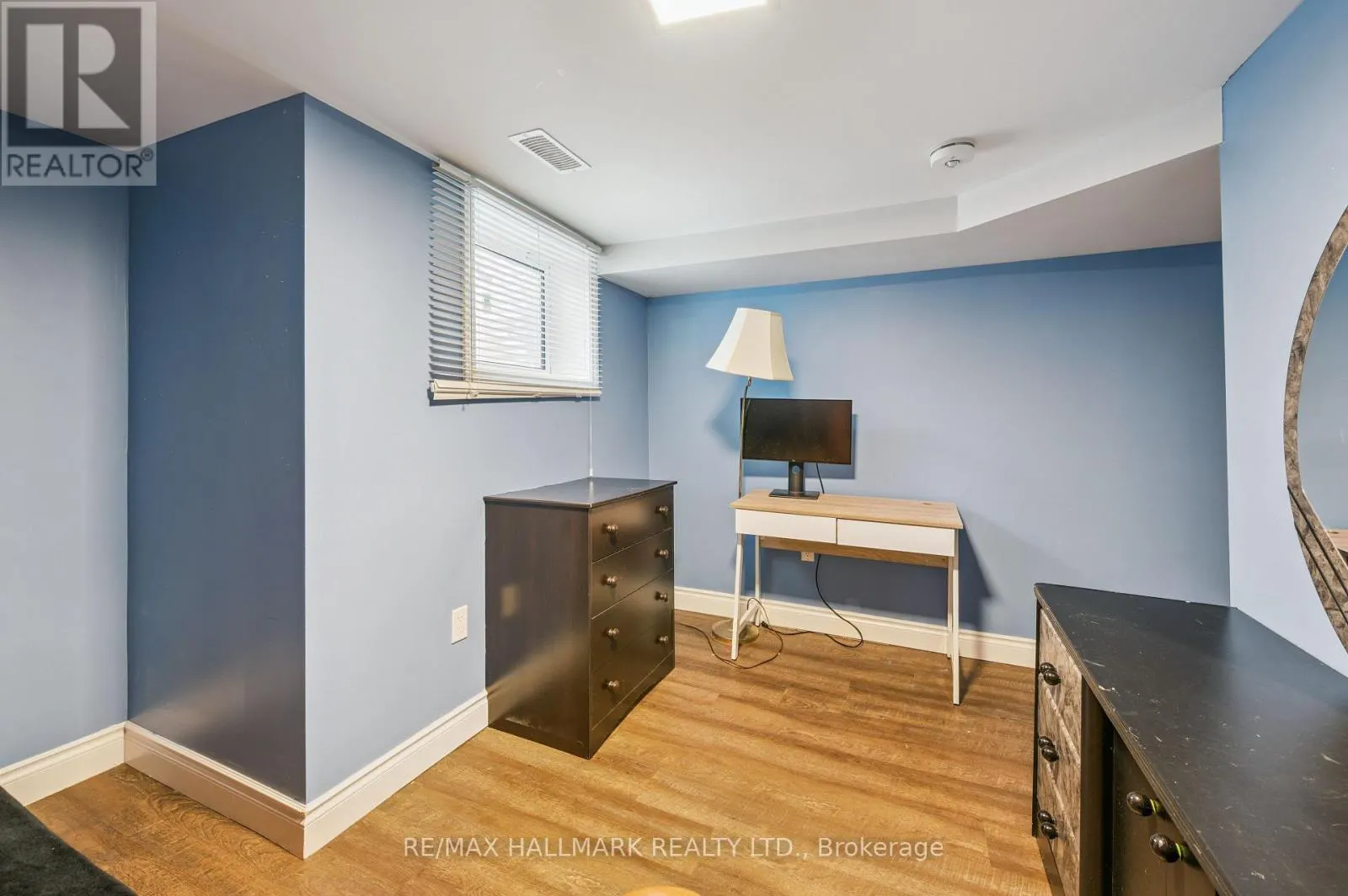 25 - 288 WESTCOURT PLACE