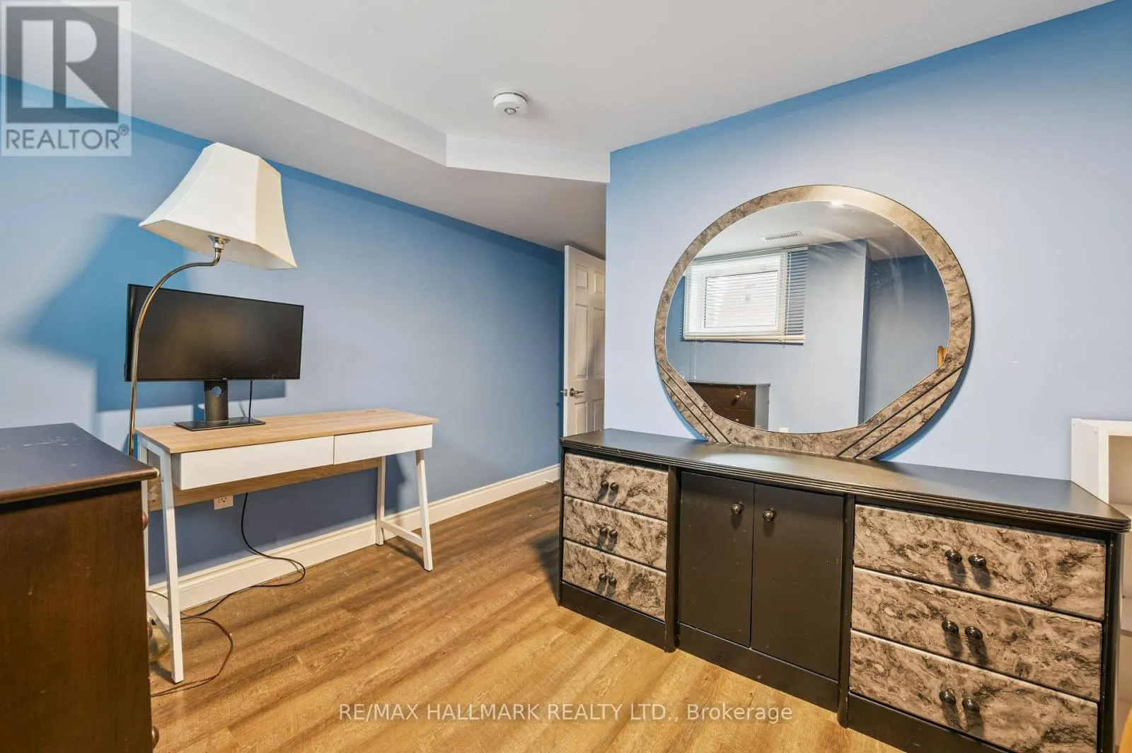 25 - 288 WESTCOURT PLACE