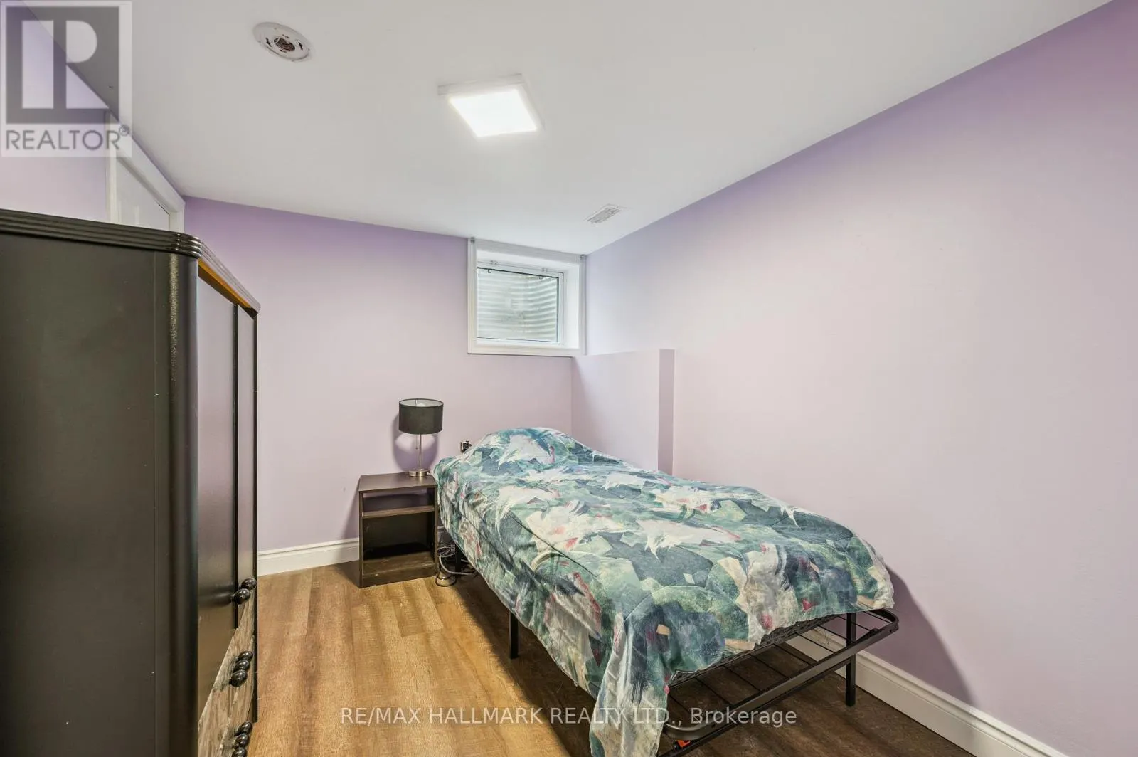 25 - 288 WESTCOURT PLACE