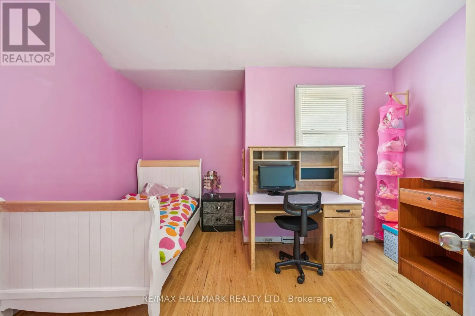 25 - 288 WESTCOURT PLACE