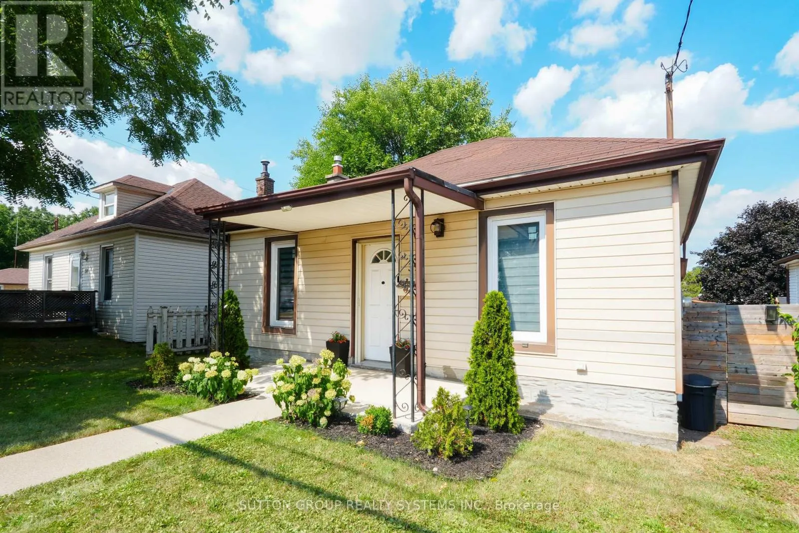 39 NORFOLK AVENUE