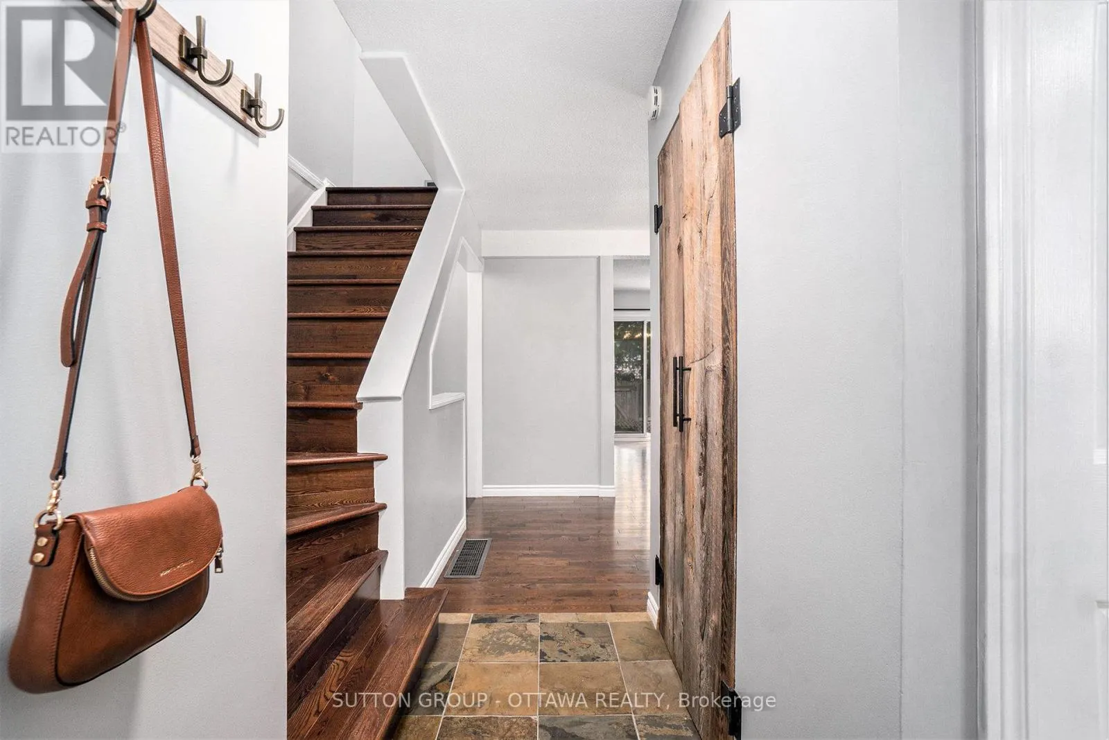6164 BROOKSIDE LANE