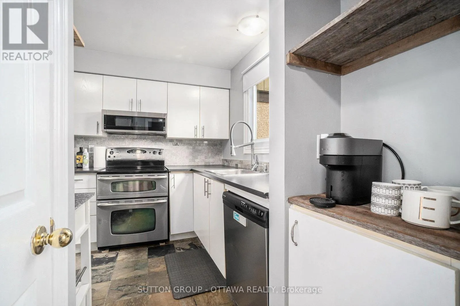 6164 BROOKSIDE LANE