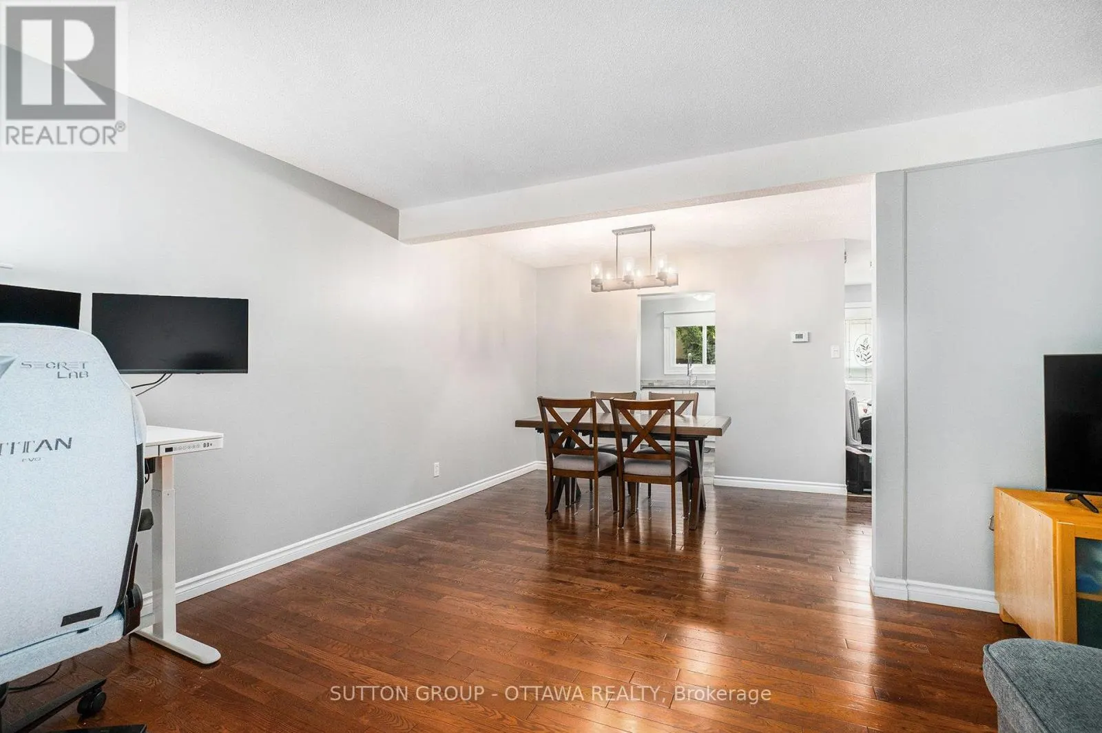 6164 BROOKSIDE LANE