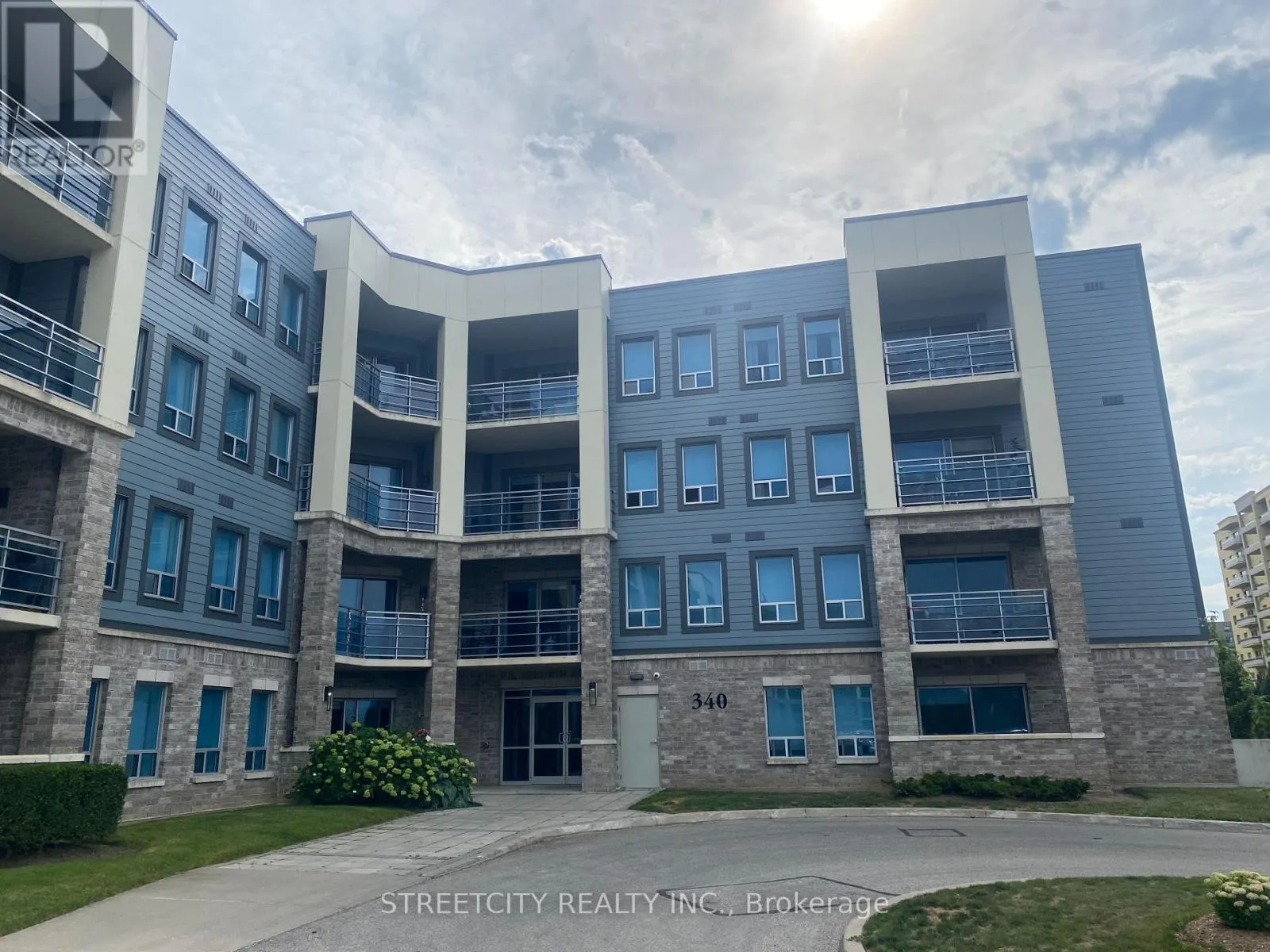204 - 340 SUGARCREEK TRAIL, #204