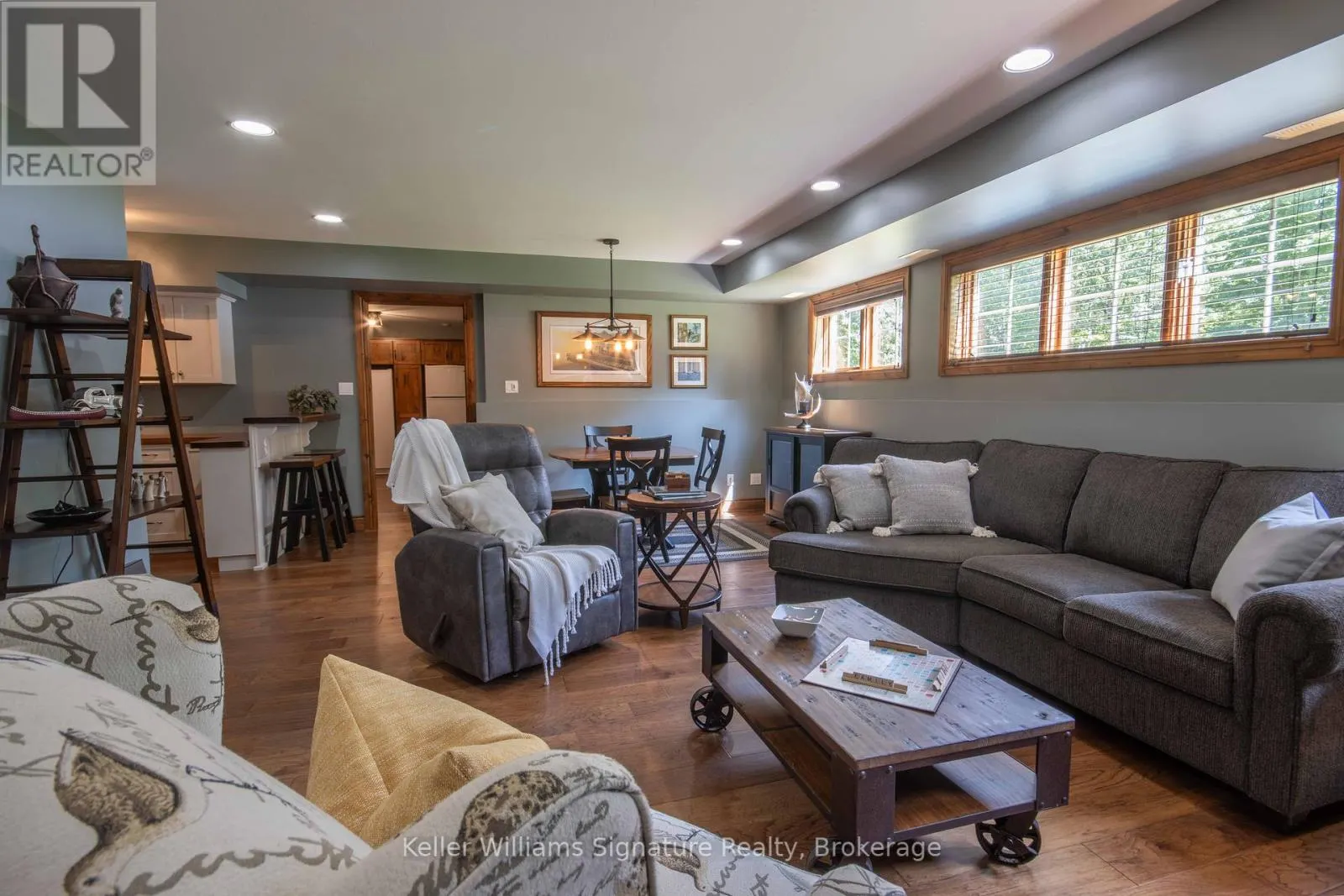 165 LAKESHORE DRIVE