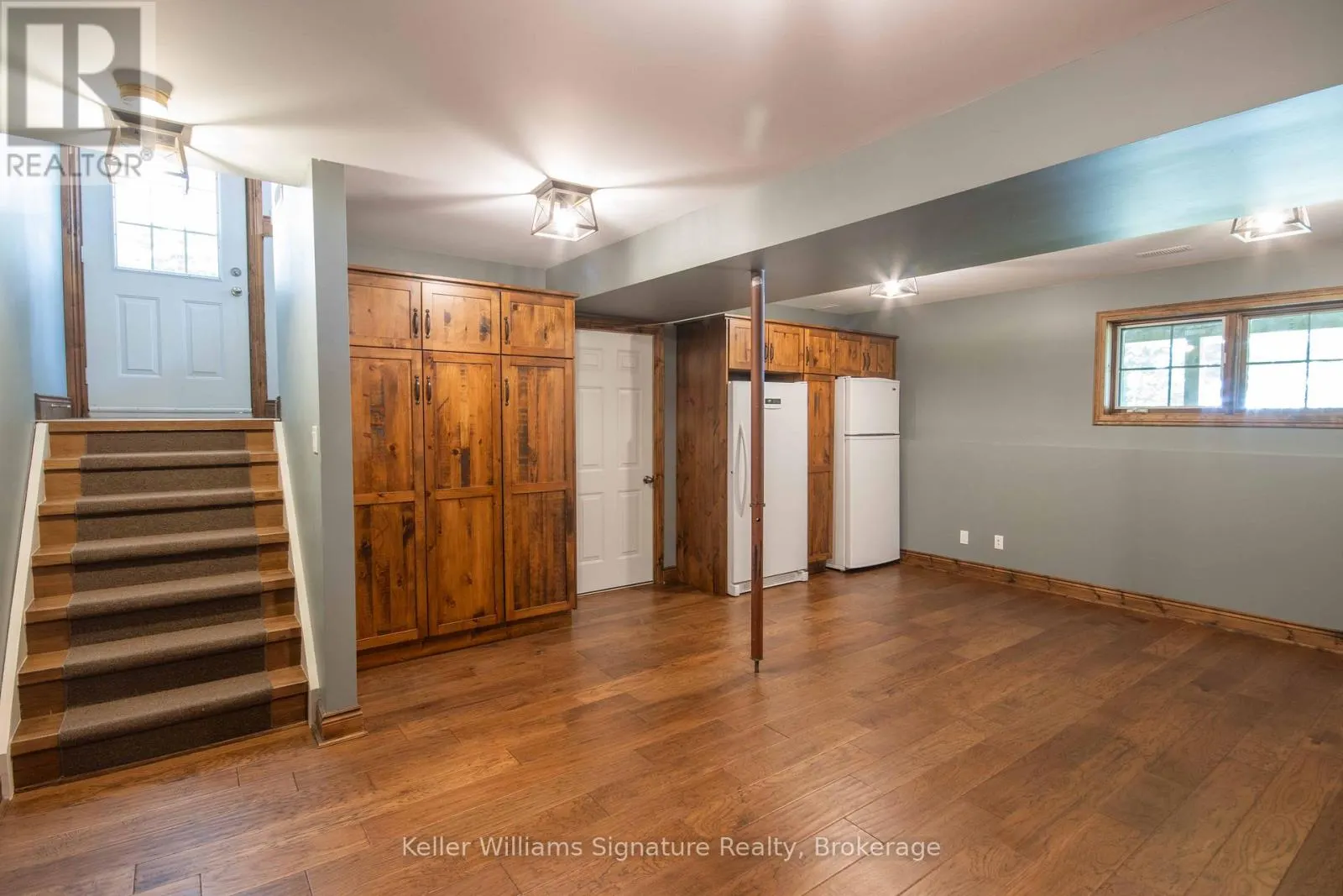 165 LAKESHORE DRIVE