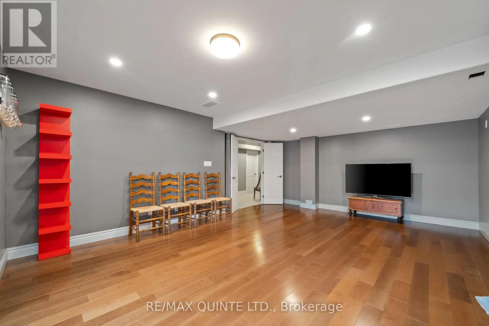 10 MEAGHER PLACE