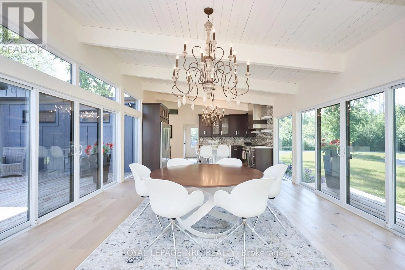 1904 MACDONALD DRIVE