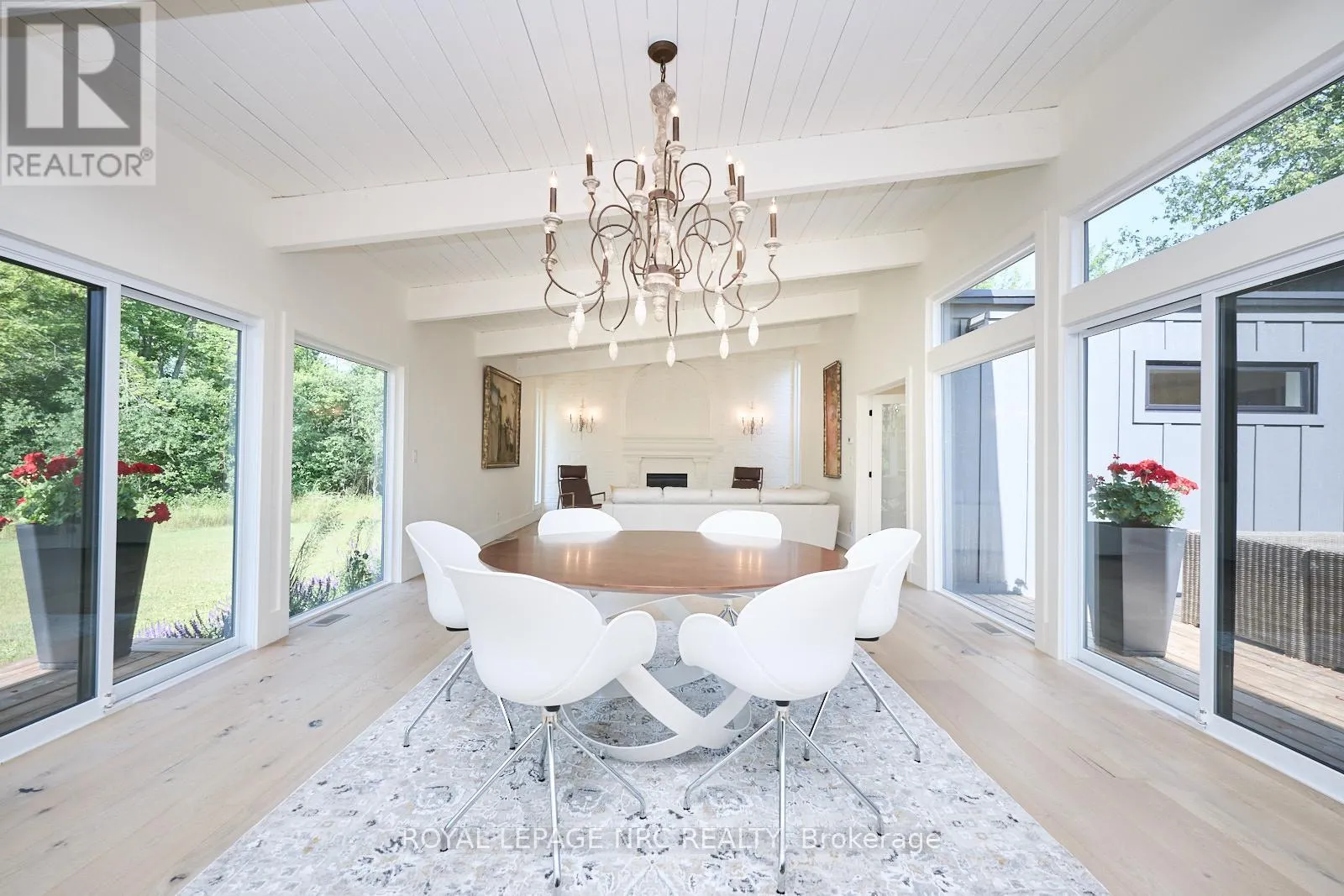 1904 MACDONALD DRIVE