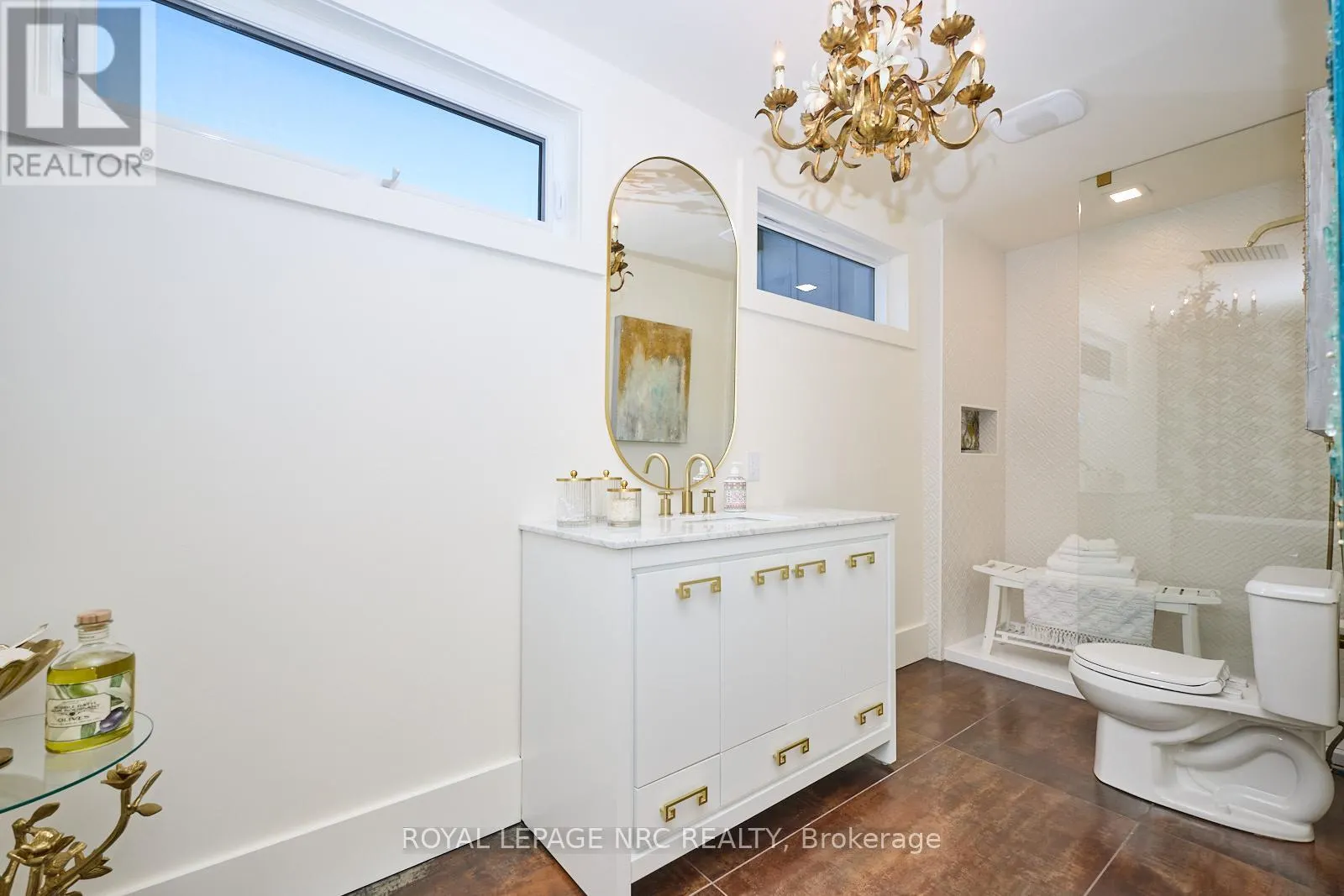 1904 MACDONALD DRIVE