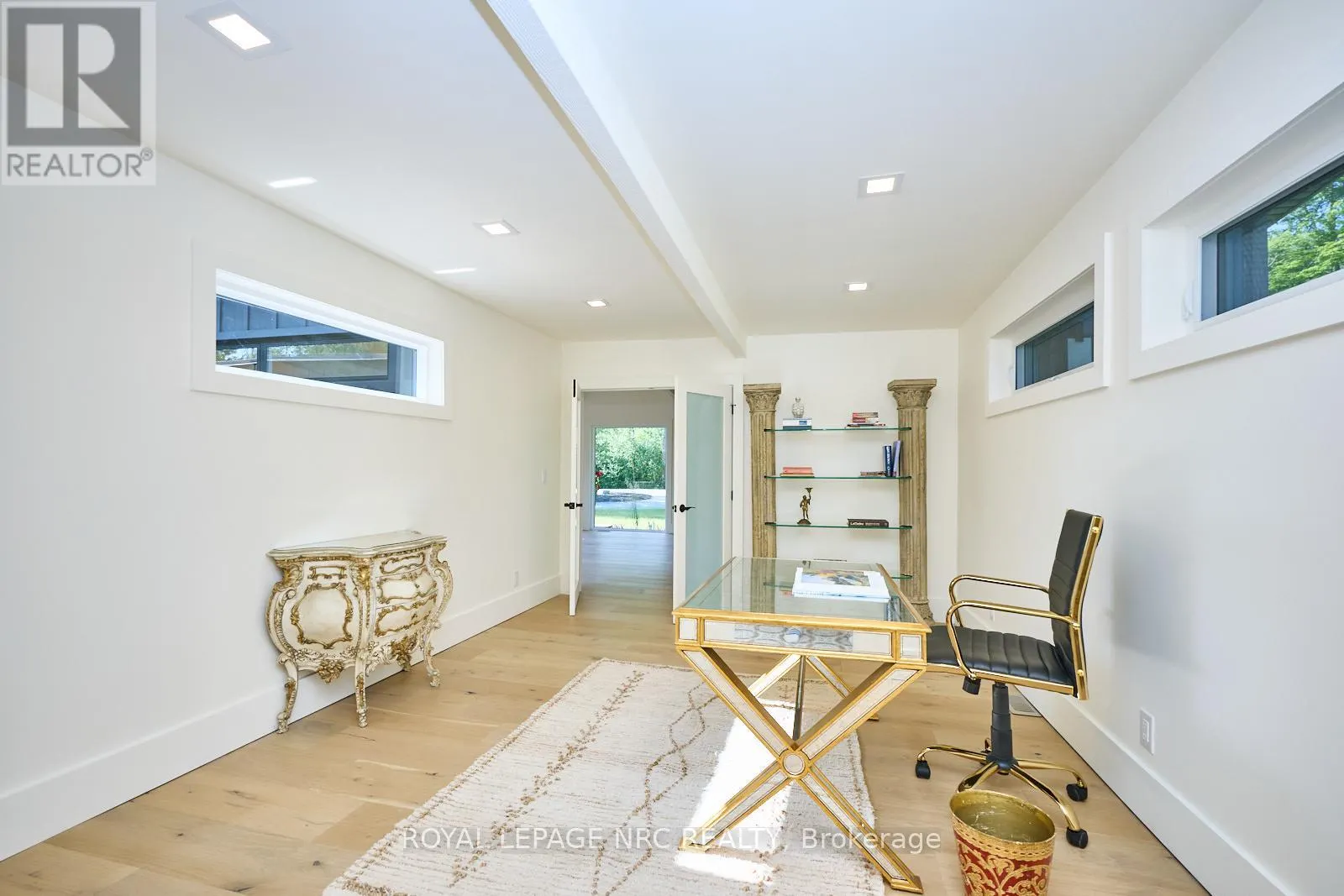 1904 MACDONALD DRIVE