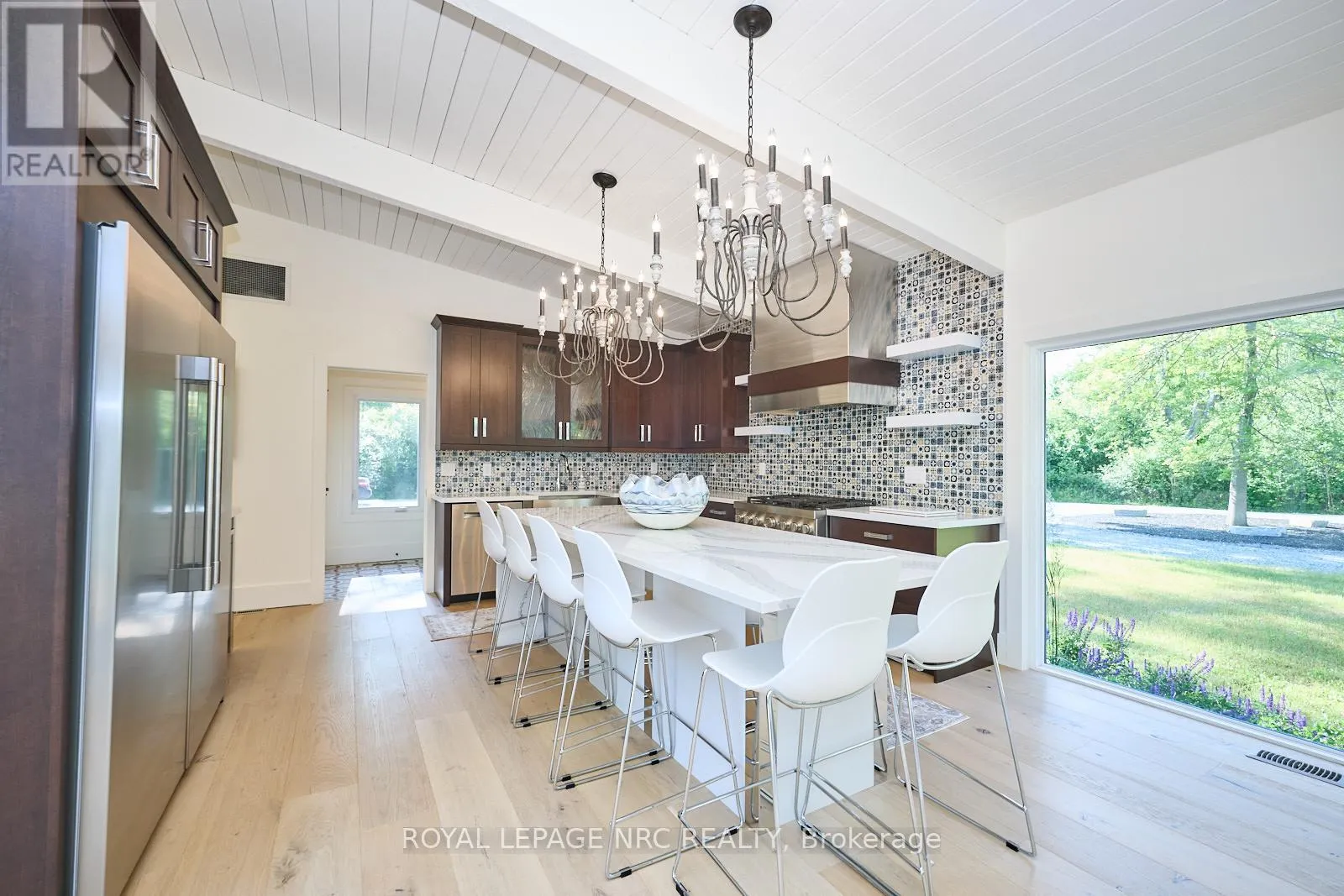 1904 MACDONALD DRIVE