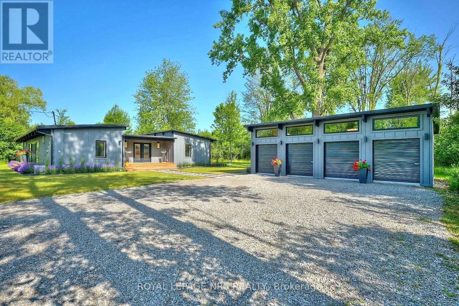1904 MACDONALD DRIVE