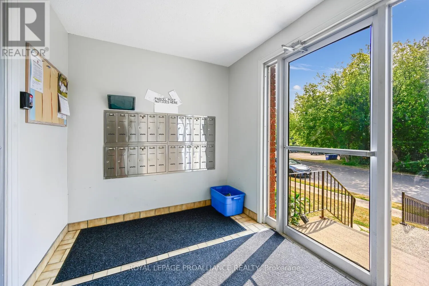 10 - 2 CHARLOTTE PLACE