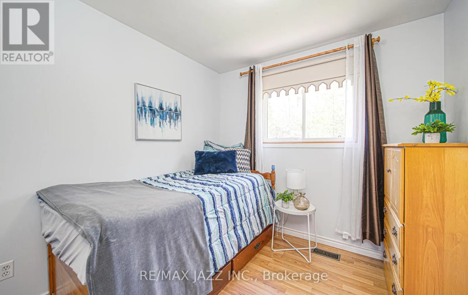 40 GLEN WATFORD ROAD