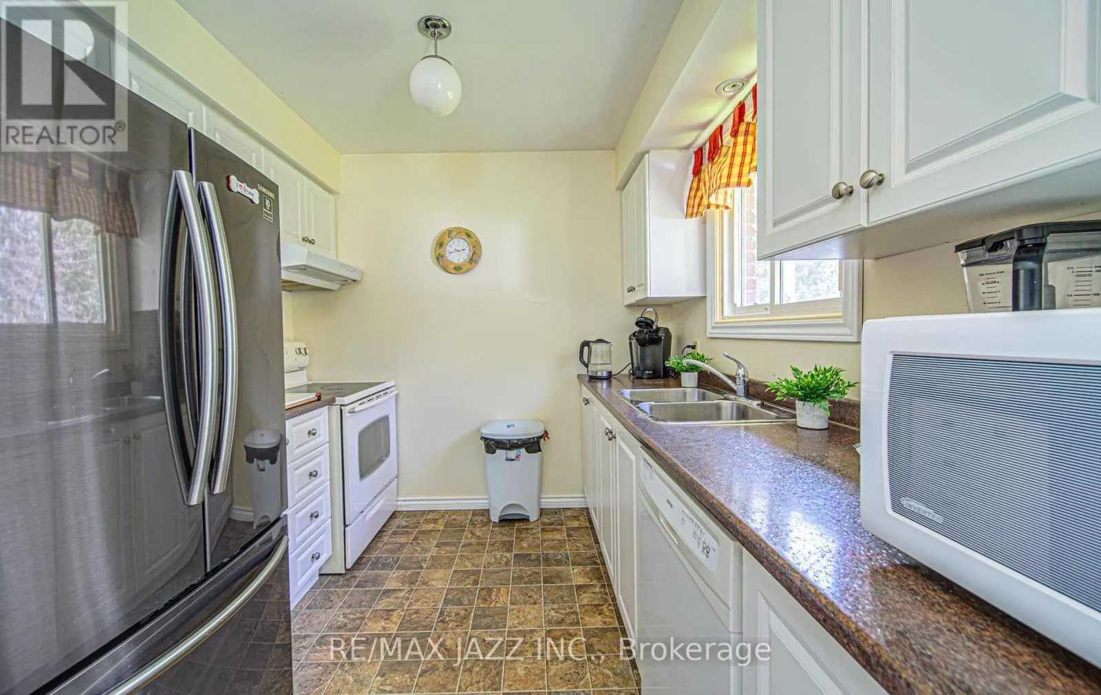 40 GLEN WATFORD ROAD