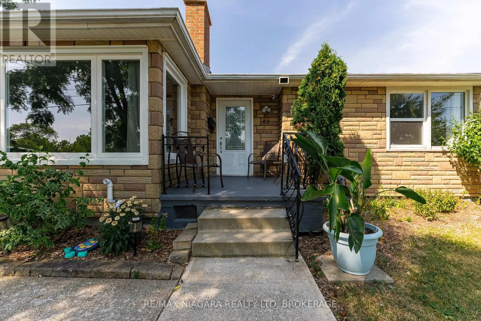 63 MOFFATT STREET