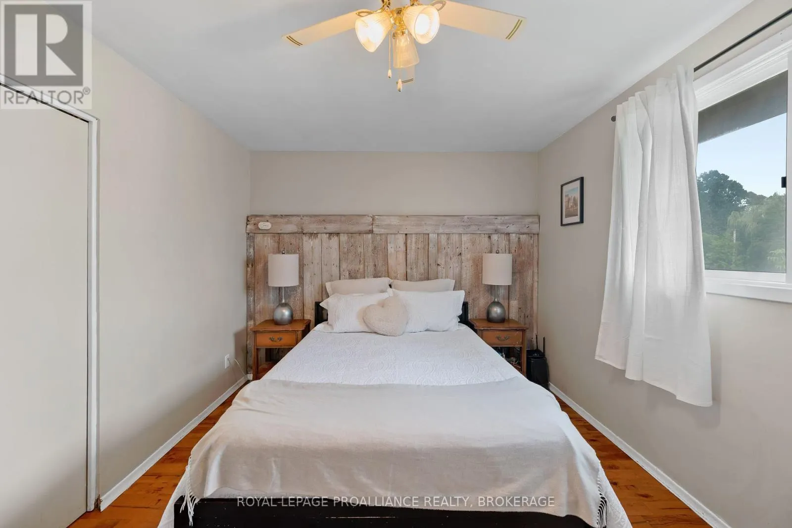 658 COUNTY ROAD 1 E