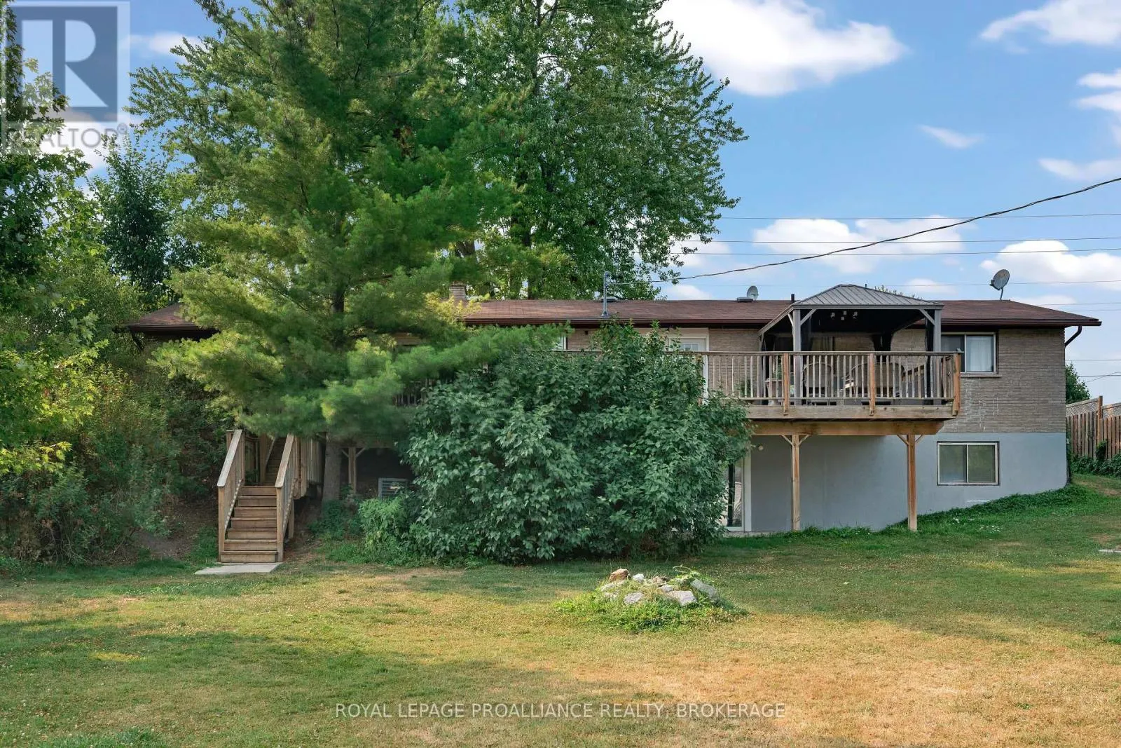 658 COUNTY ROAD 1 E