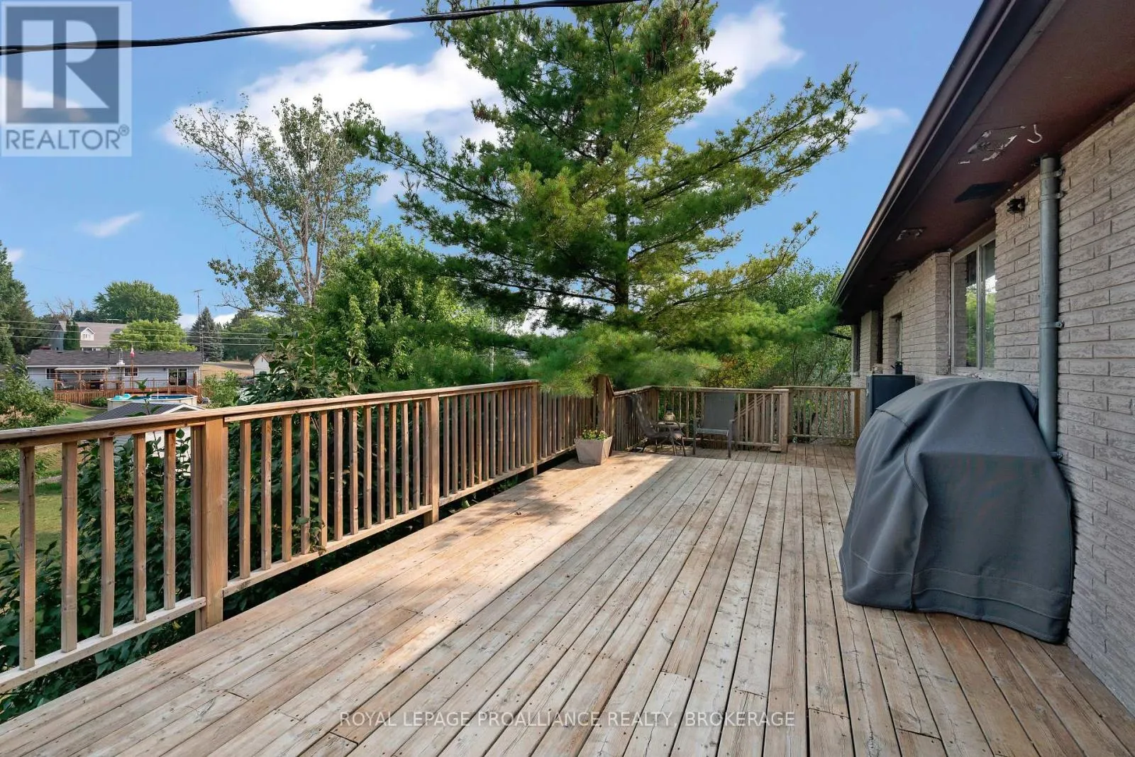 658 COUNTY ROAD 1 E