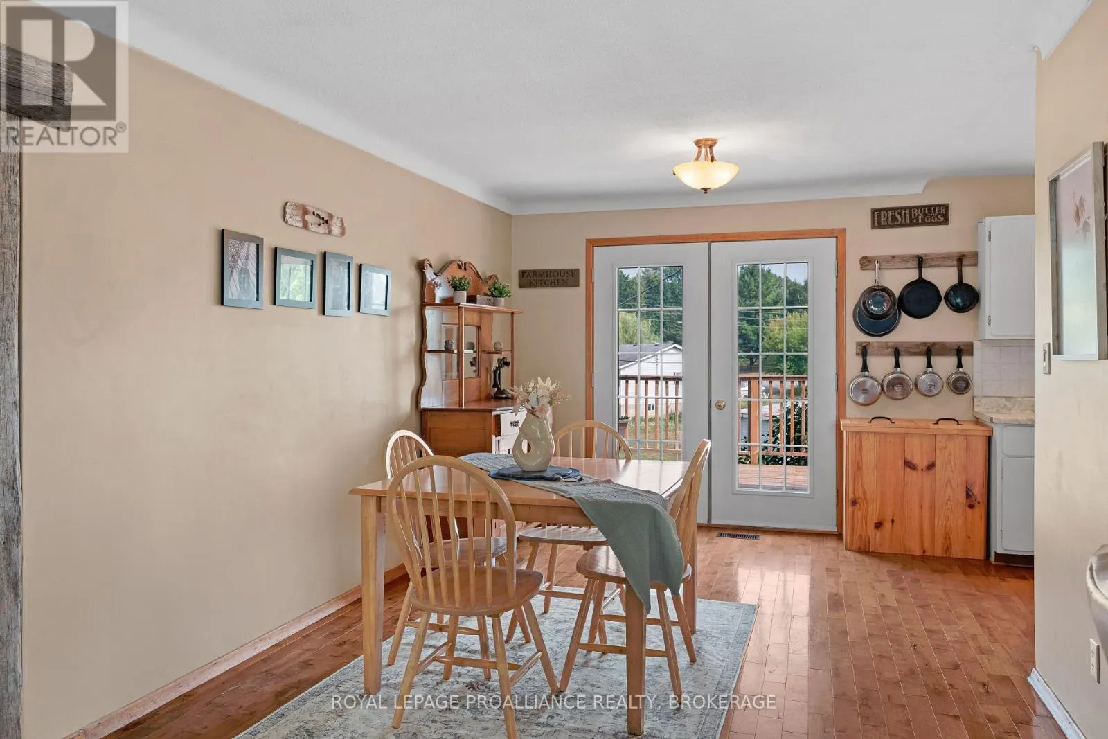 658 COUNTY ROAD 1 E