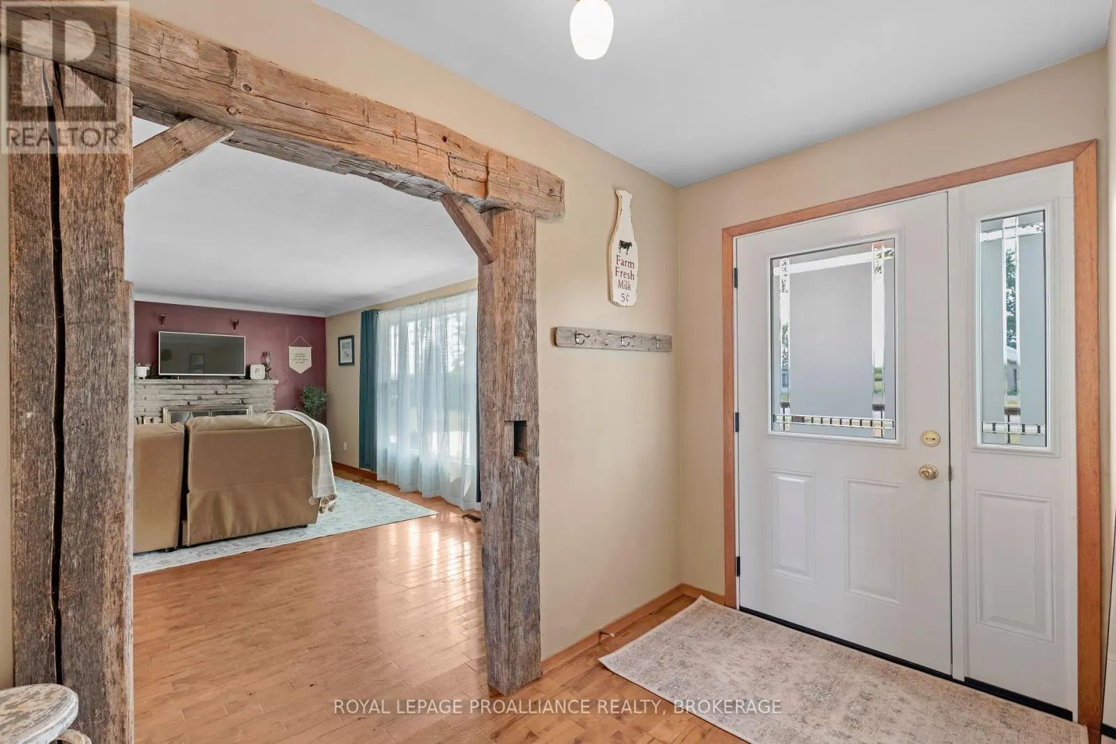 658 COUNTY ROAD 1 E