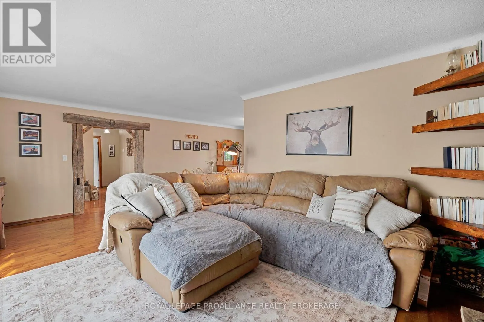 658 COUNTY ROAD 1 E