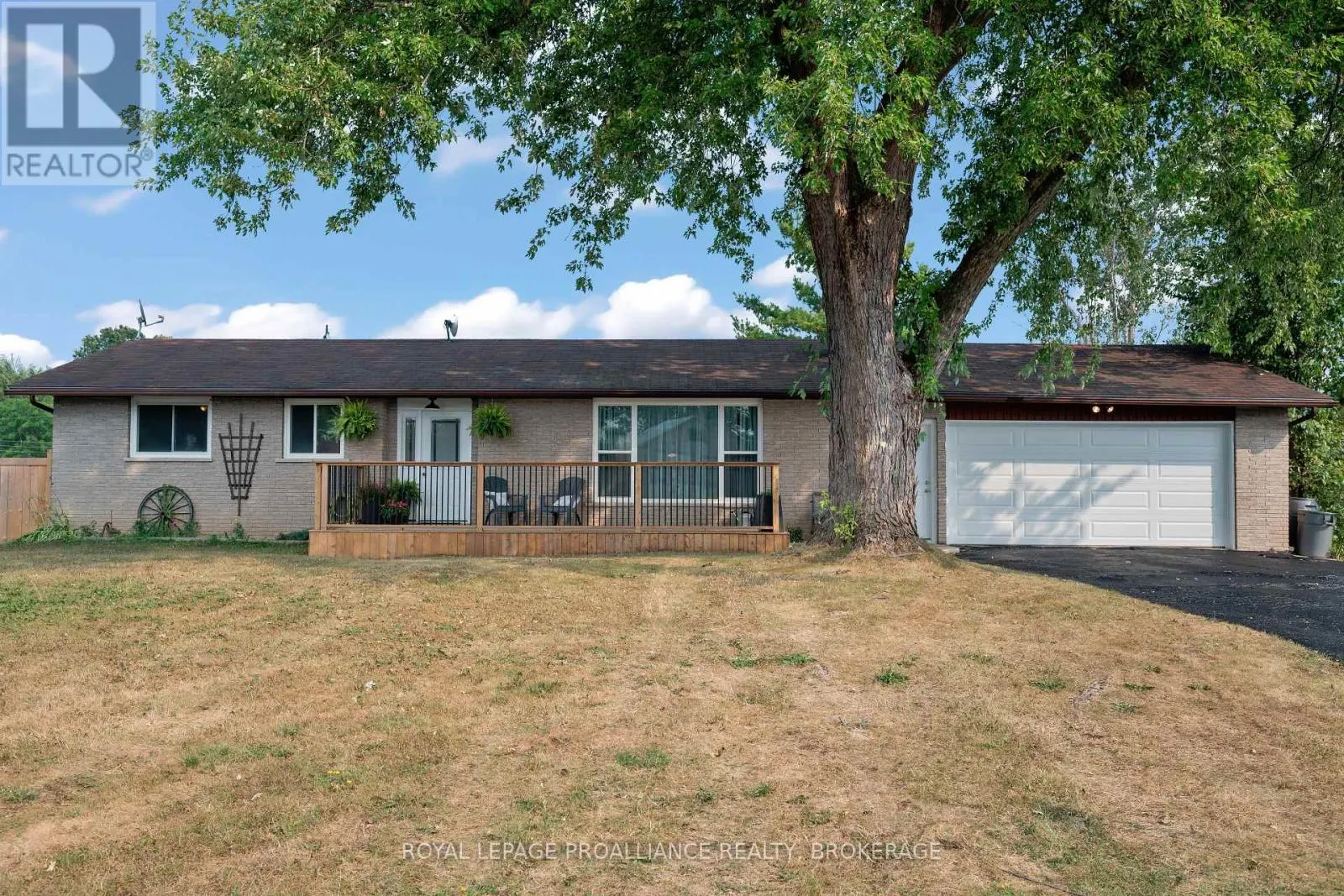 658 COUNTY ROAD 1 E