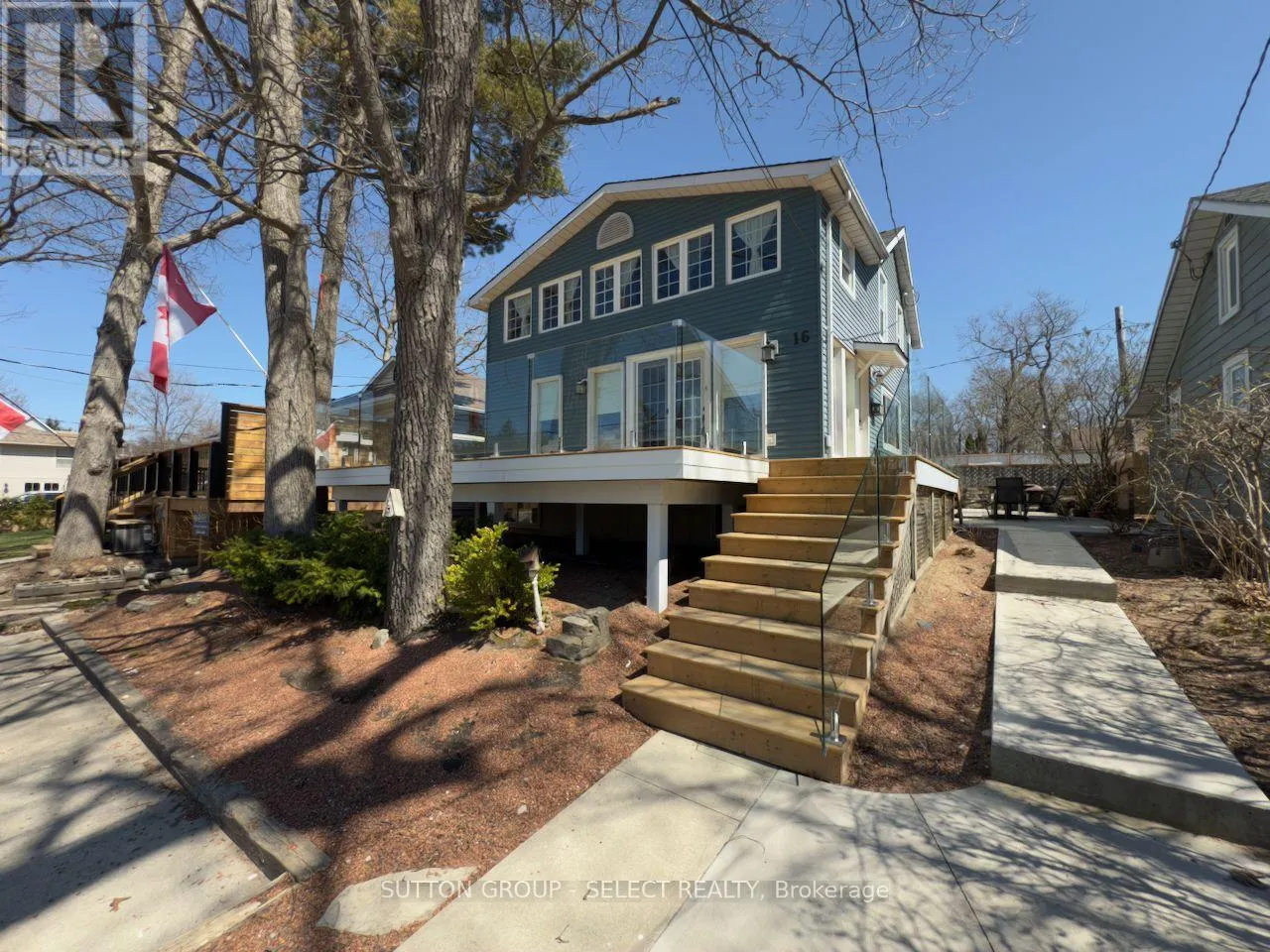 16 HURON AVENUE