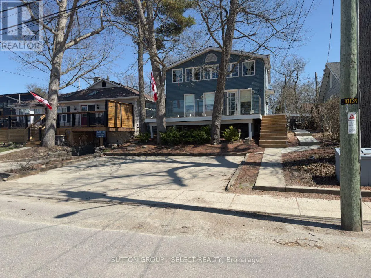 16 HURON AVENUE