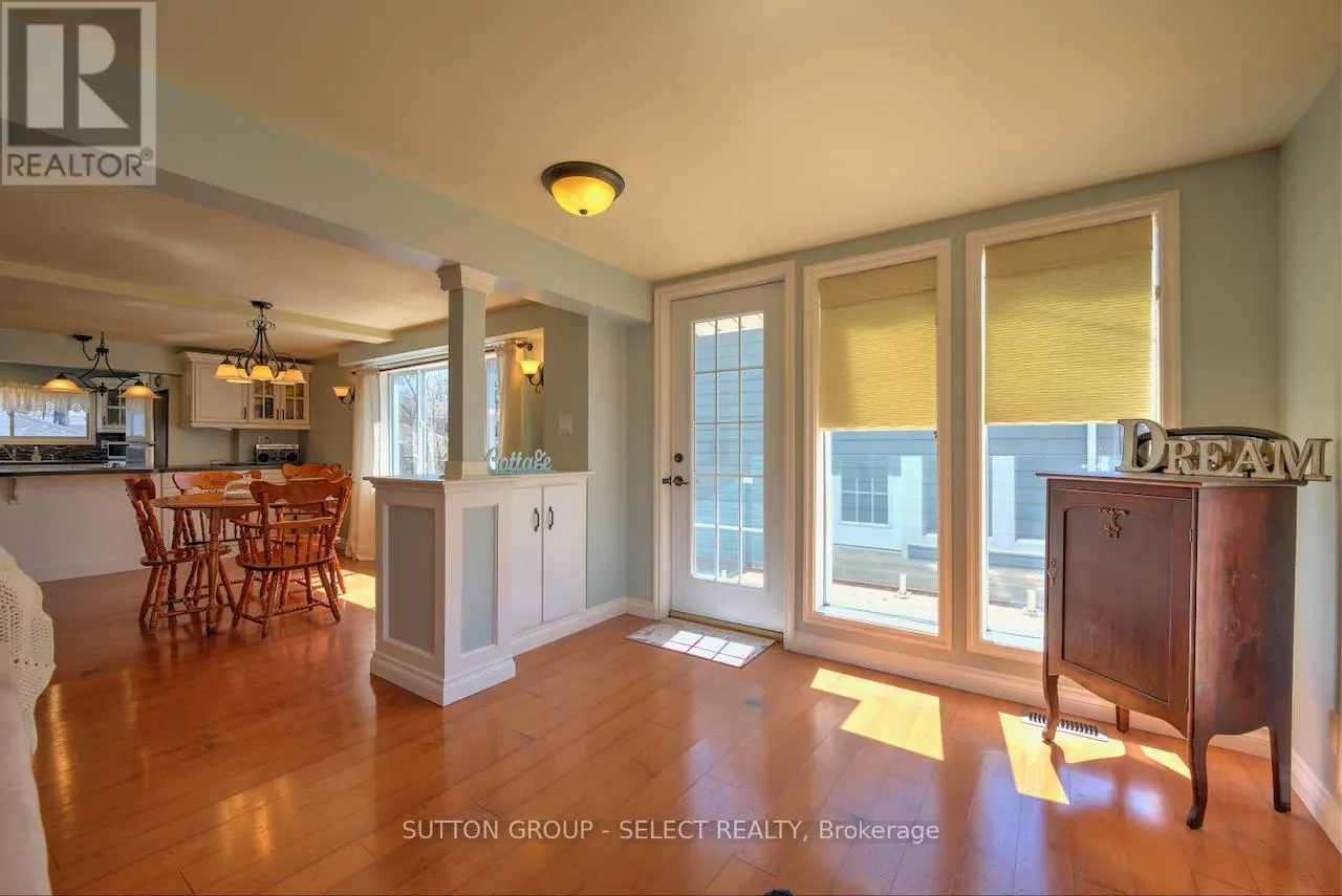 16 HURON AVENUE
