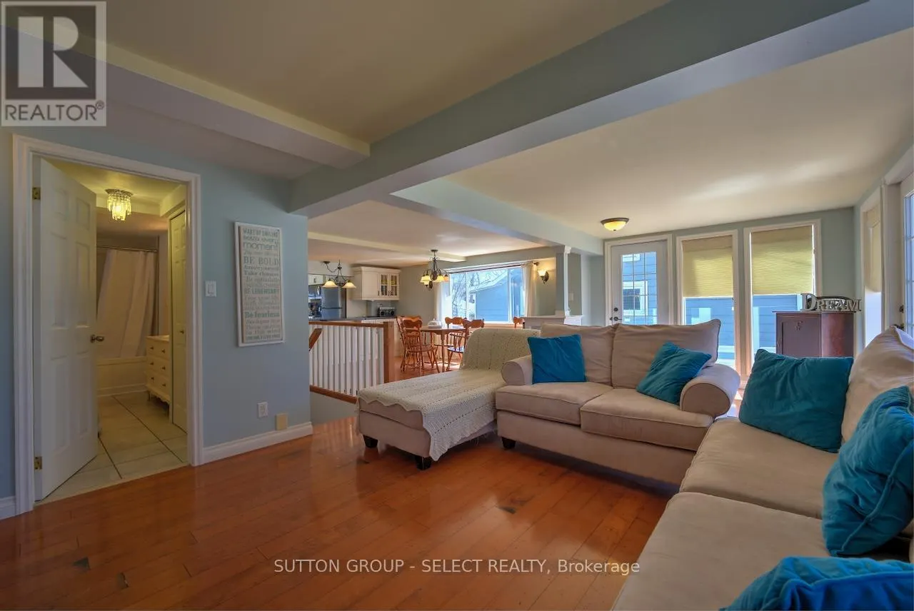 16 HURON AVENUE