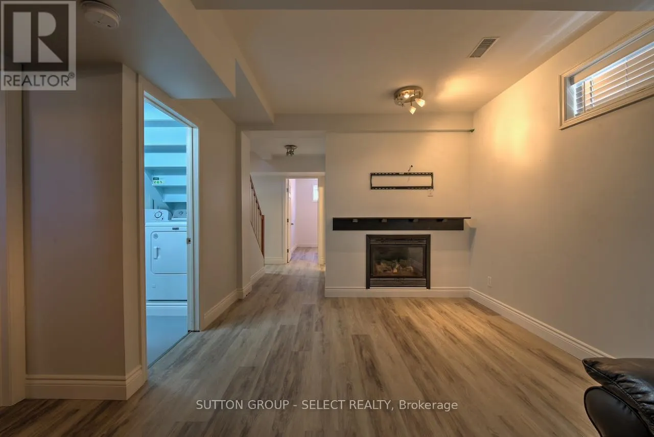 16 HURON AVENUE