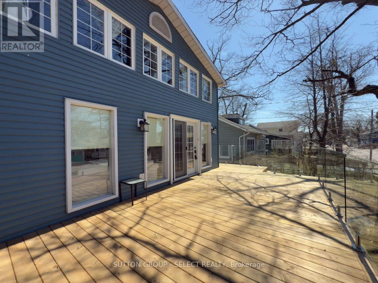 16 HURON AVENUE