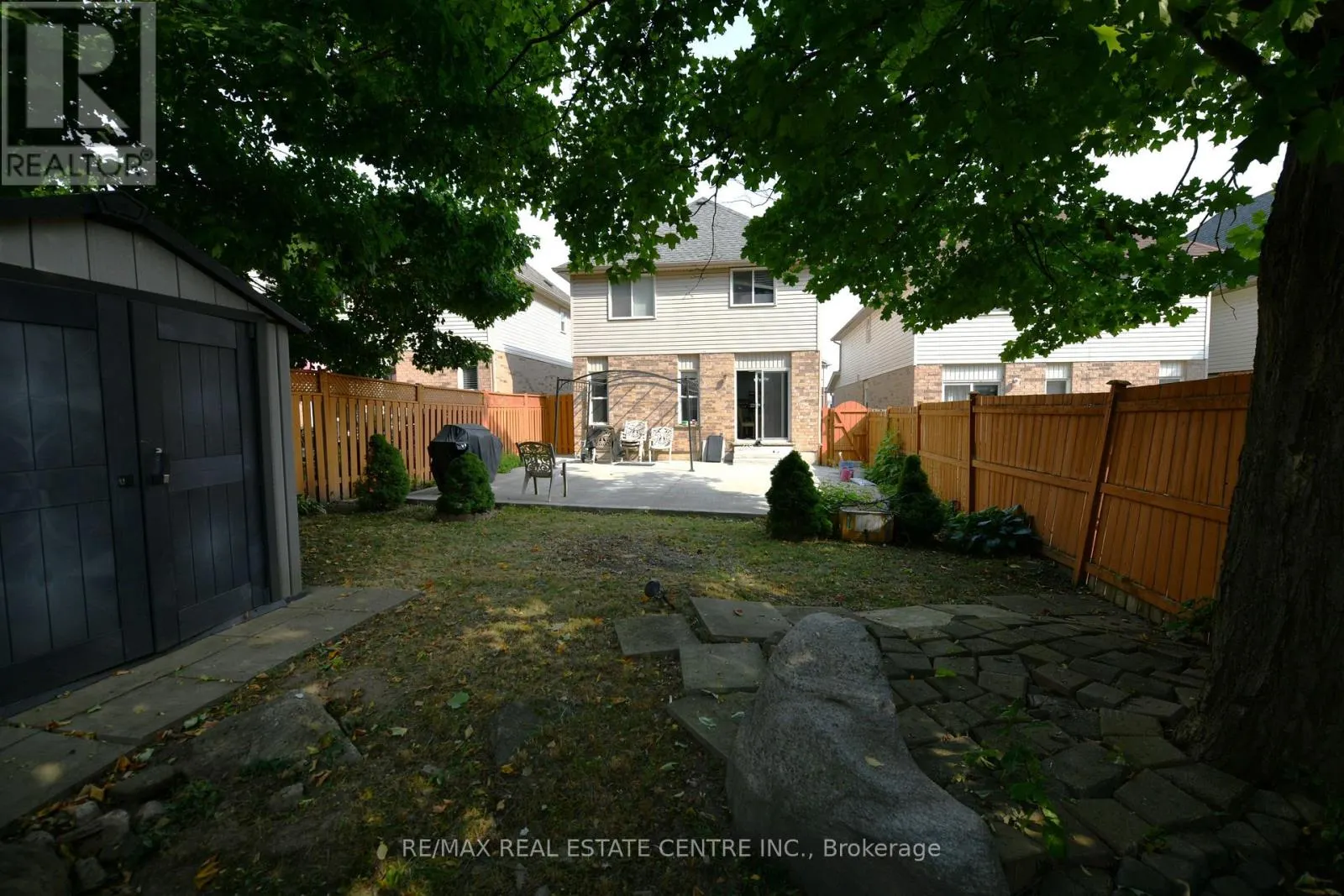 260 BRIDLEWREATH STREET