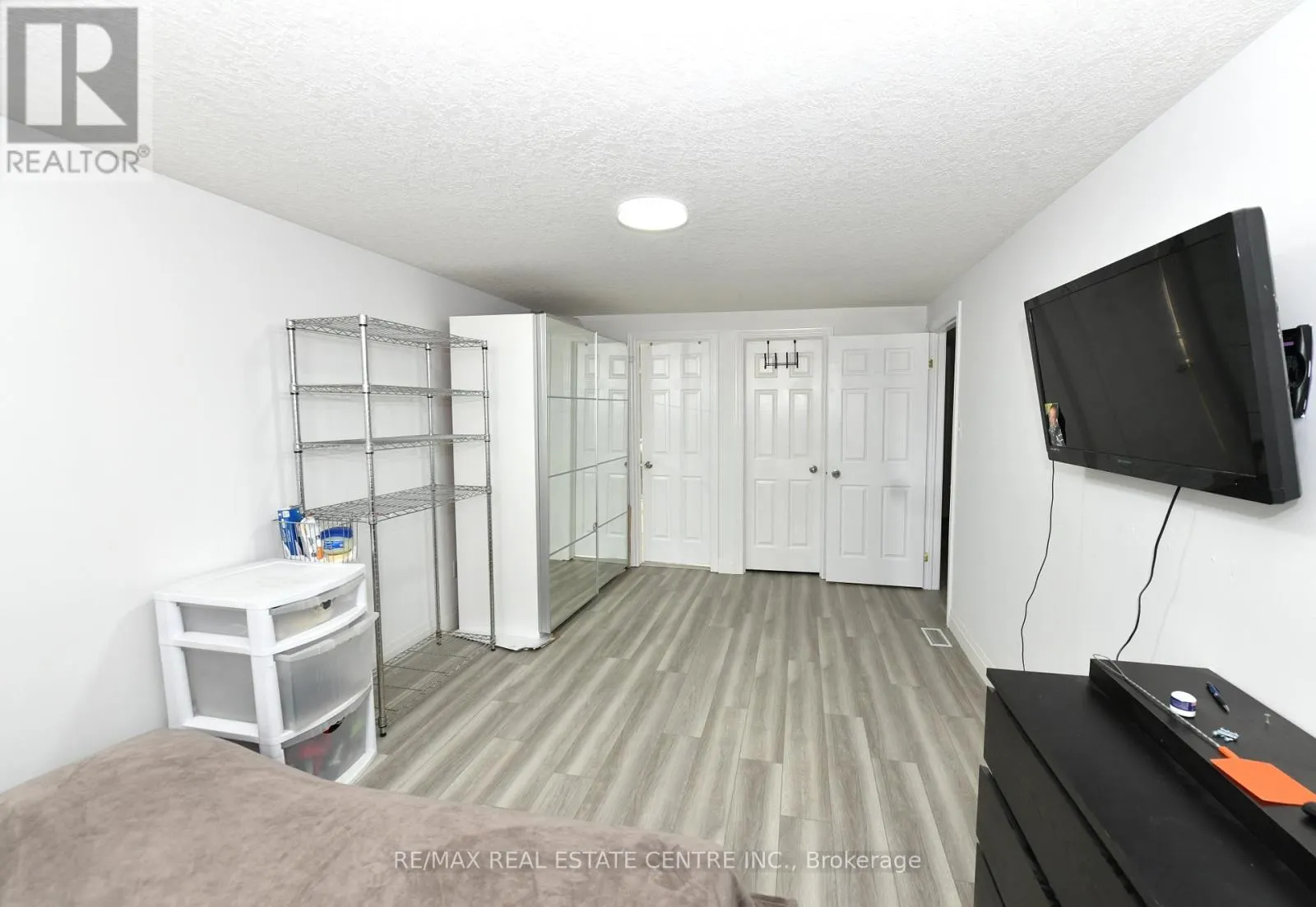 260 BRIDLEWREATH STREET
