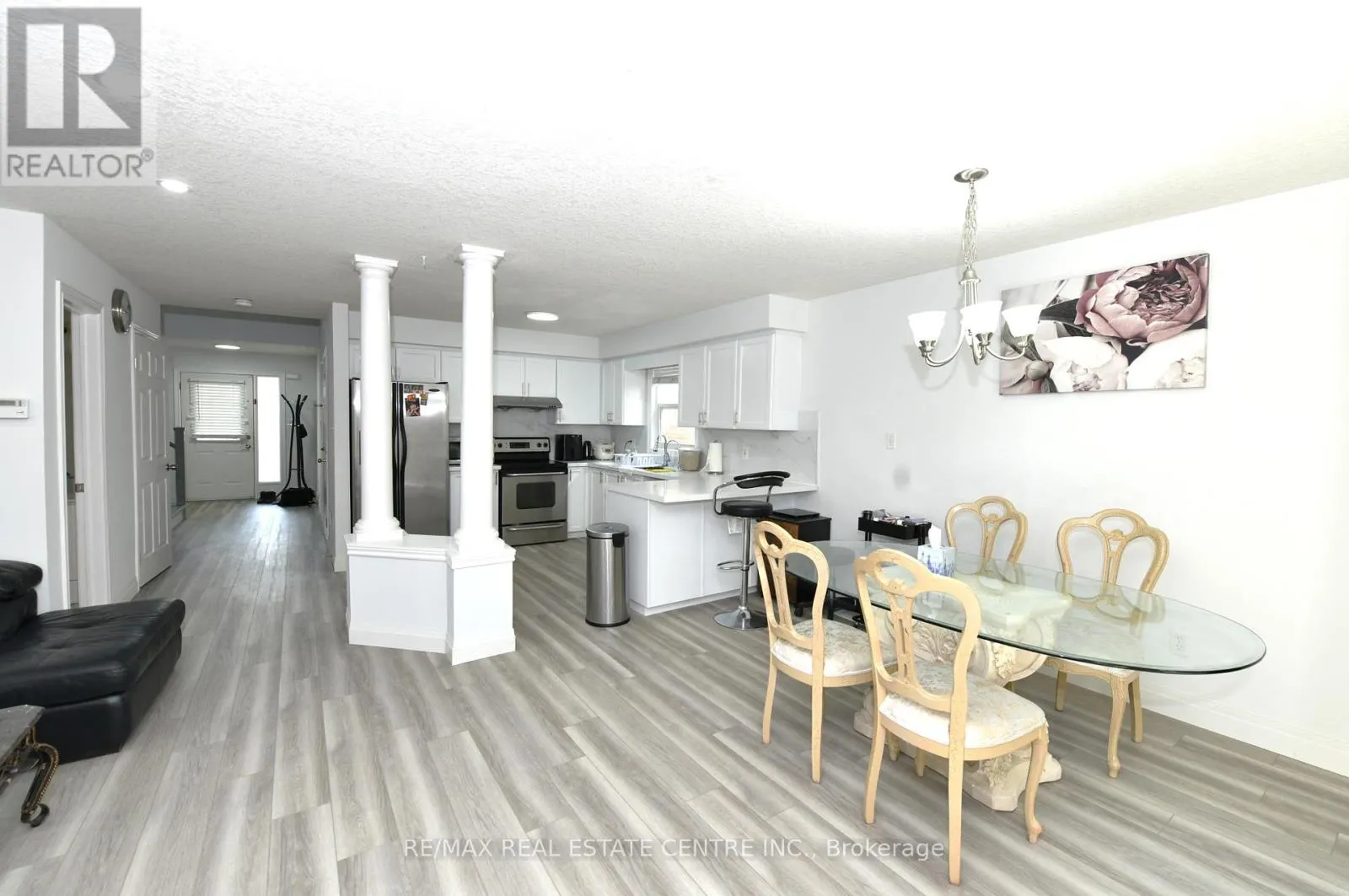260 BRIDLEWREATH STREET