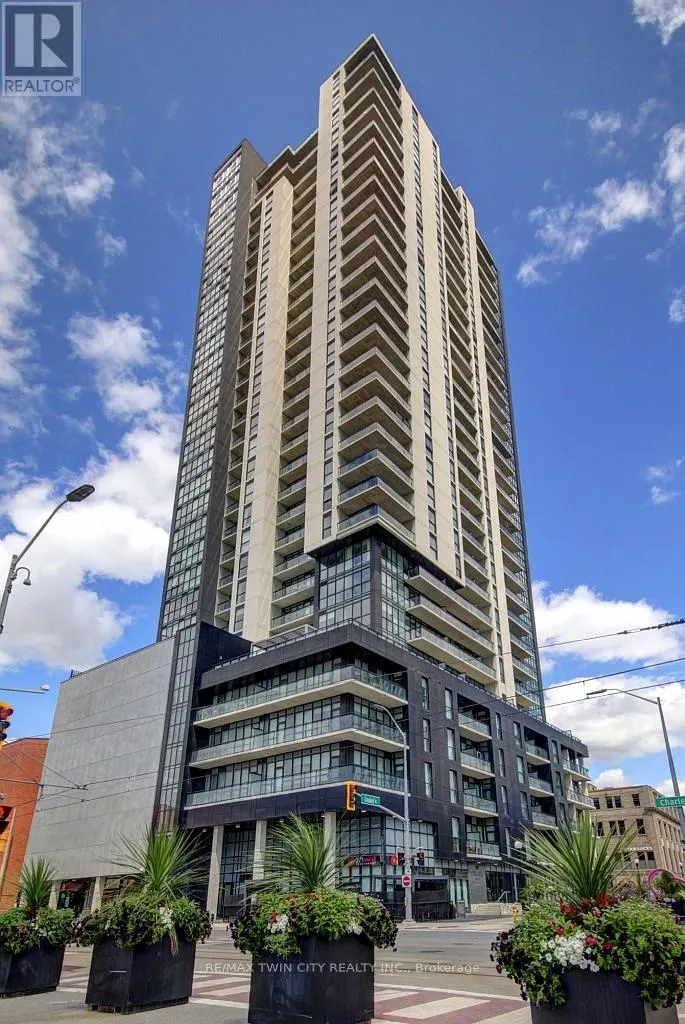 1805 - 60 CHARLES STREET W