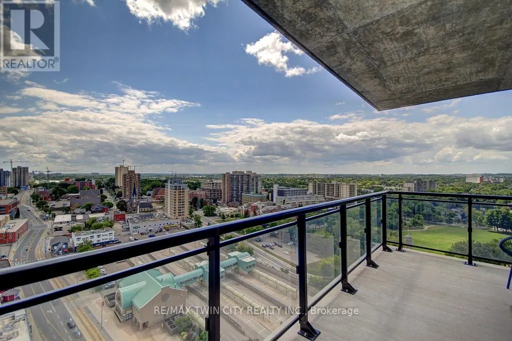 1805 - 60 CHARLES STREET W