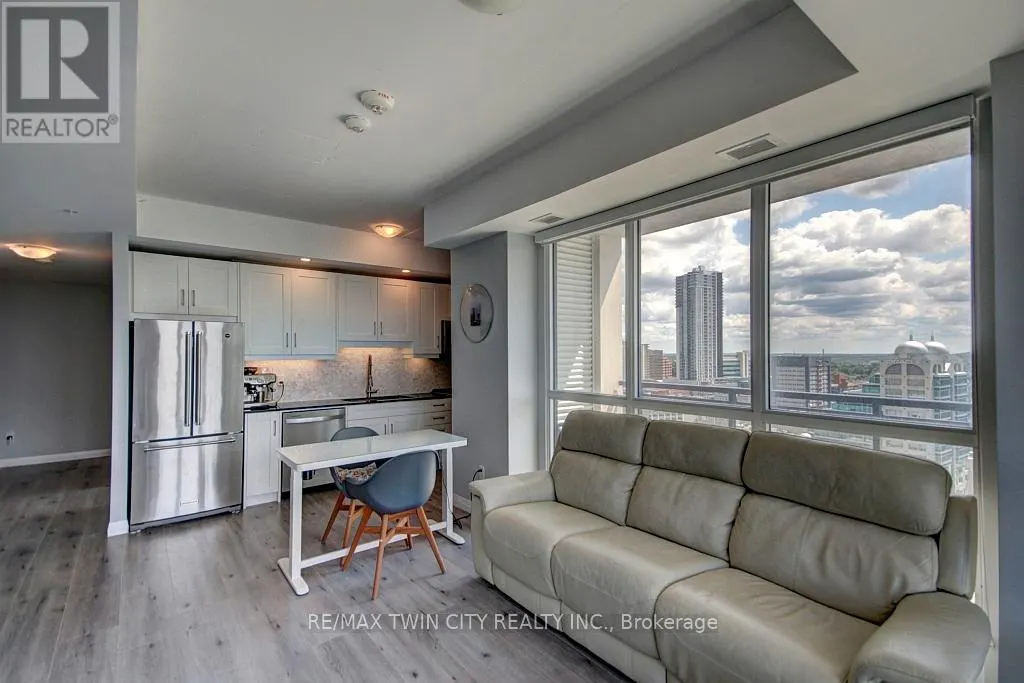 1805 - 60 CHARLES STREET W