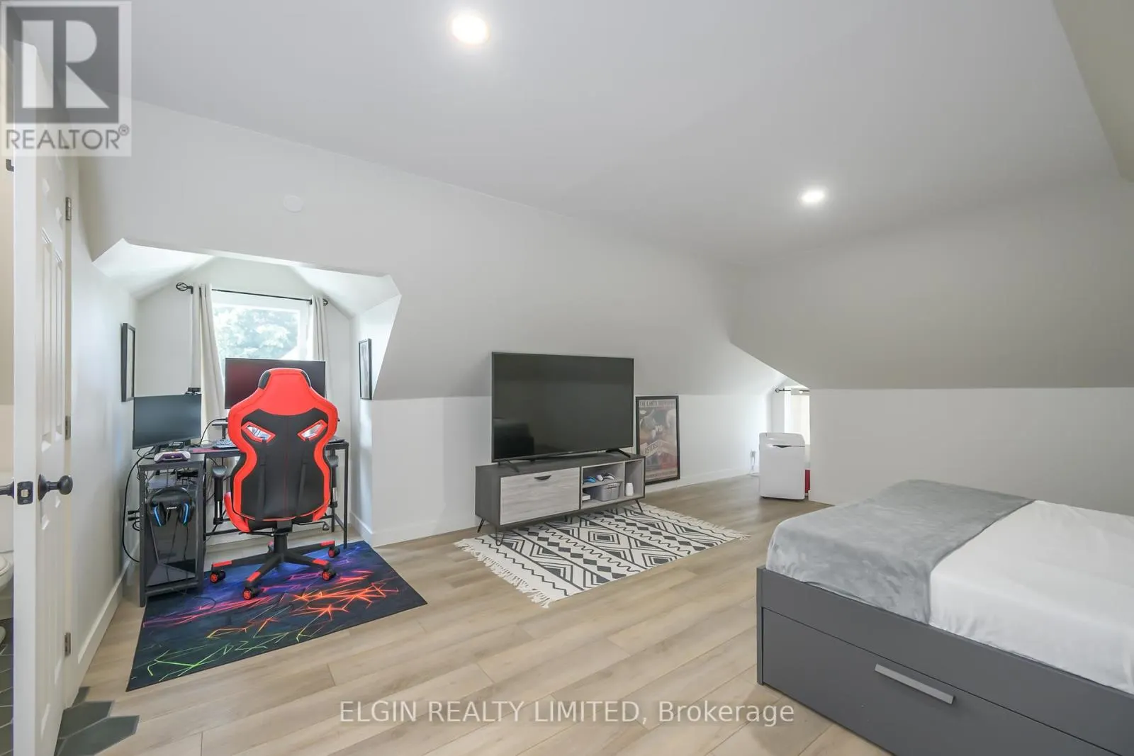 133 BALACLAVA STREET
