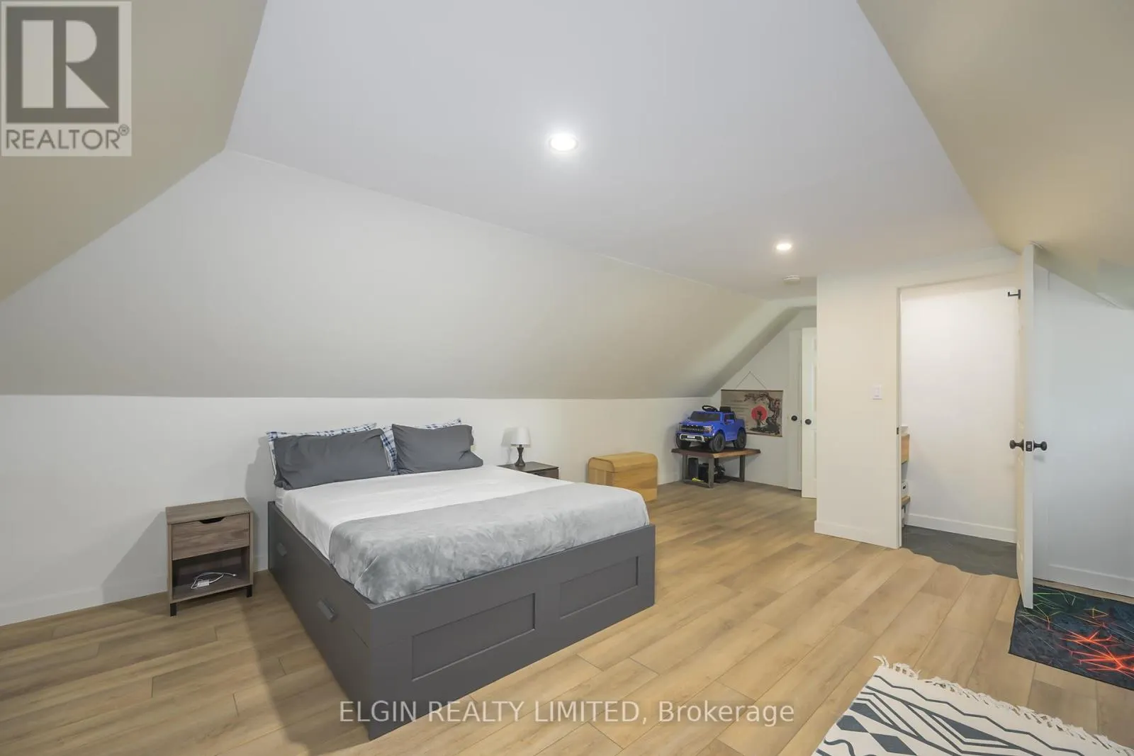 133 BALACLAVA STREET