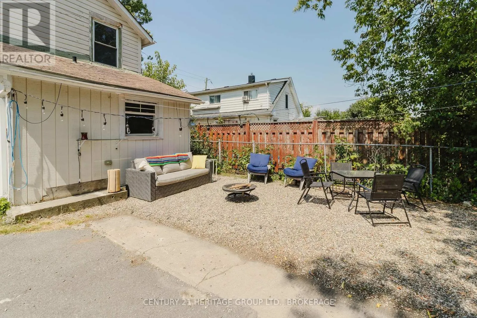 697 MONTREAL STREET