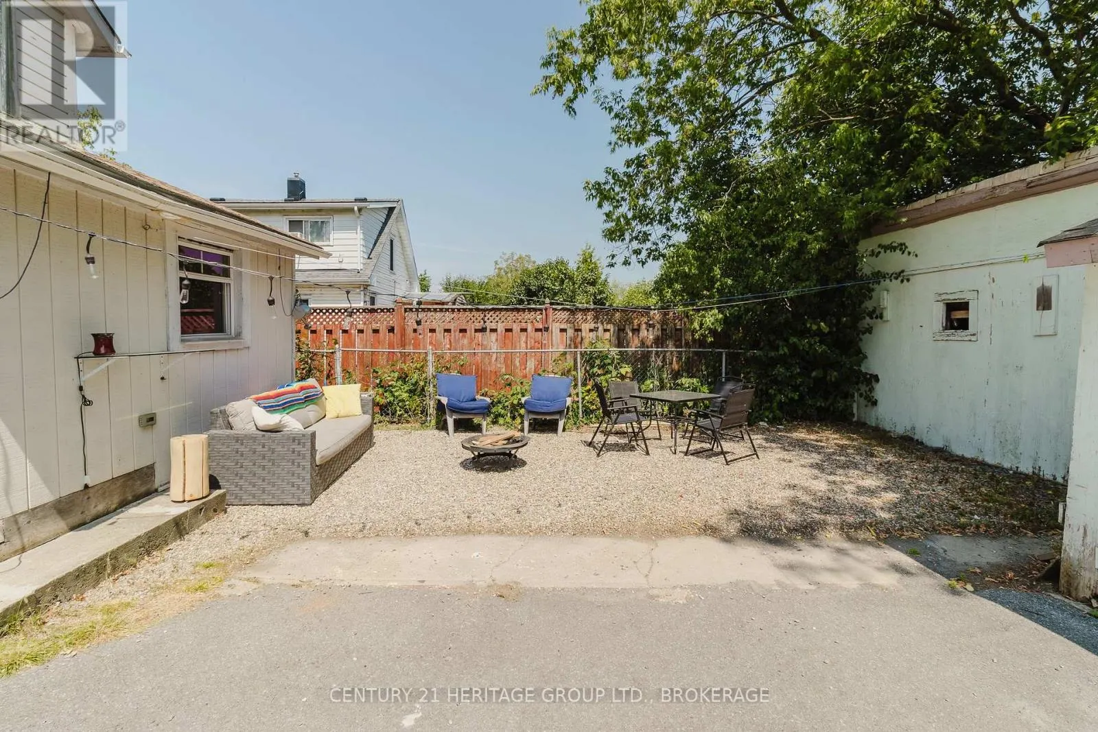 697 MONTREAL STREET